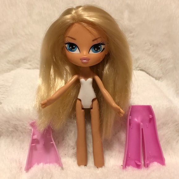 Bratz Kidz Cloe 2009 Snap On Clothing - Picture 5 of 10